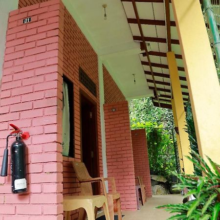 Star Rain Tour Inn Ratnapura Buitenkant foto