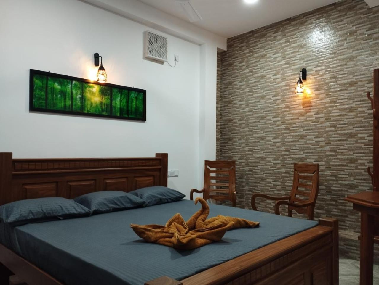 Star Rain Tour Inn Ratnapura Buitenkant foto