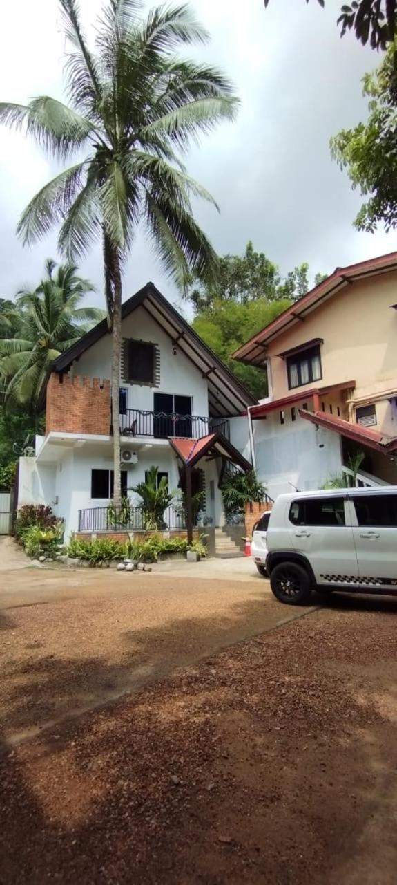 Star Rain Tour Inn Ratnapura Buitenkant foto