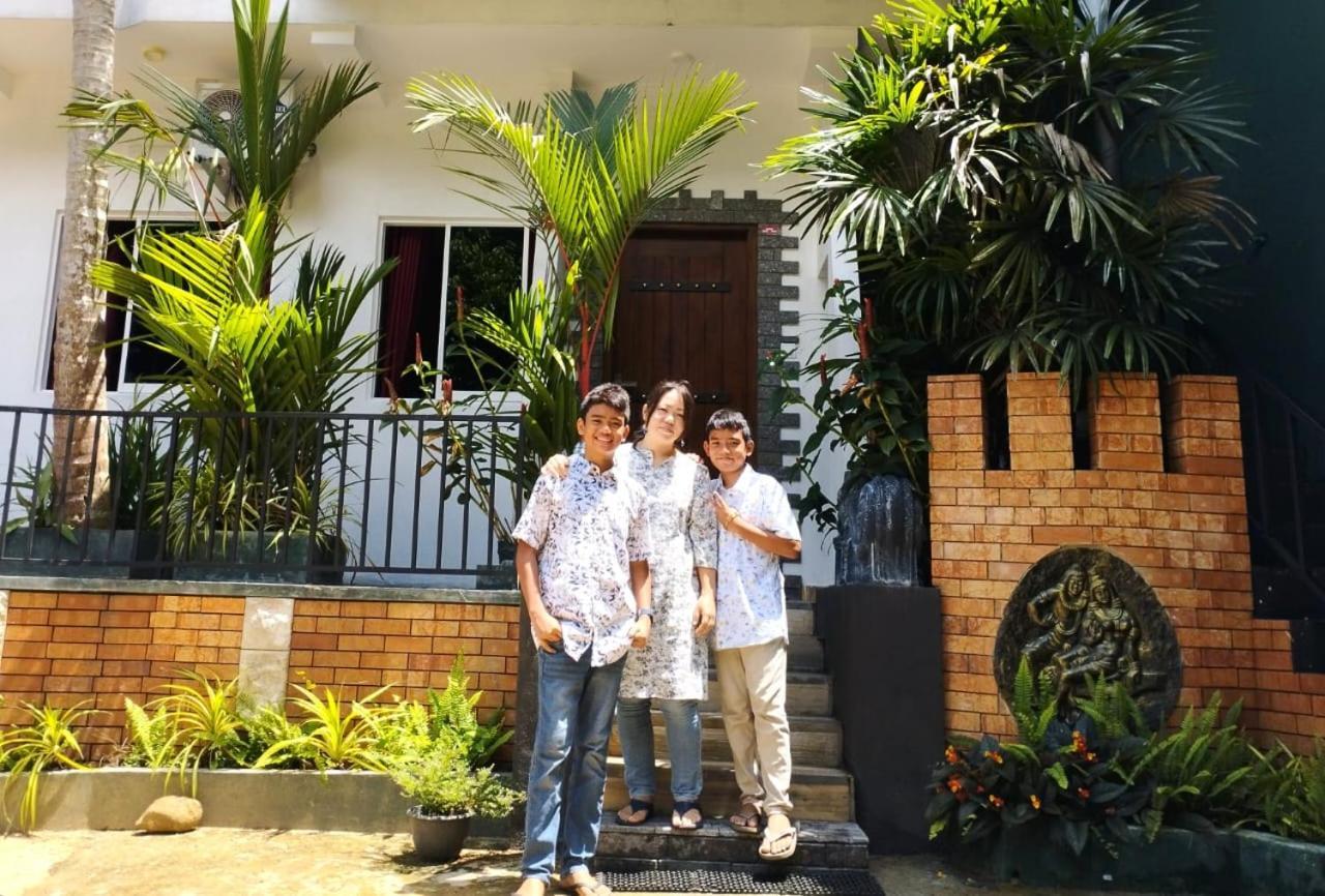Star Rain Tour Inn Ratnapura Buitenkant foto